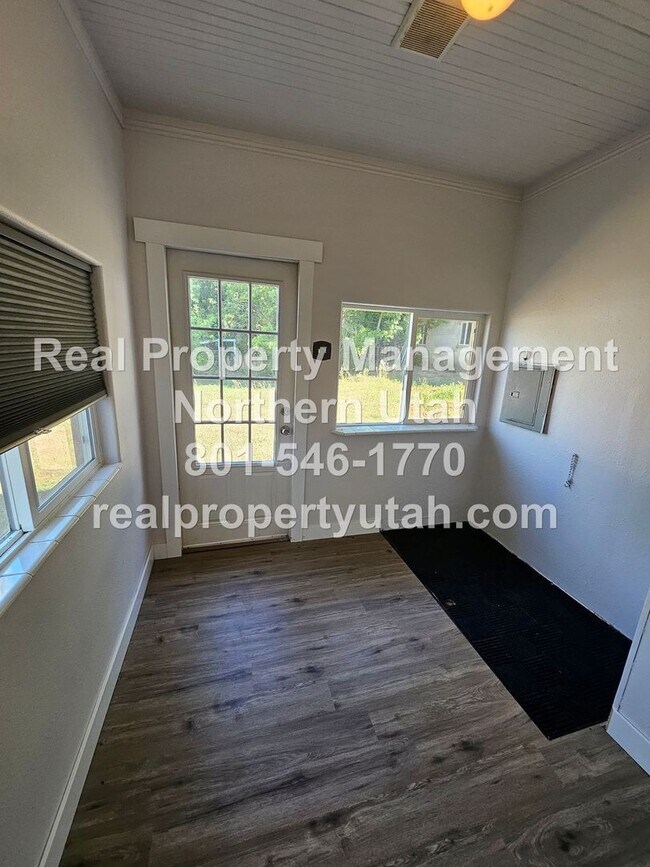 Building Photo - 3 Bedroom 1 Bath Home Now Available in Ogden