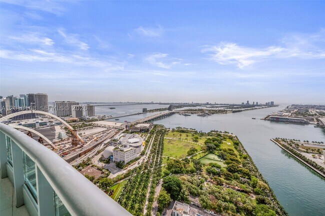 Building Photo - 900 Biscayne Blvd