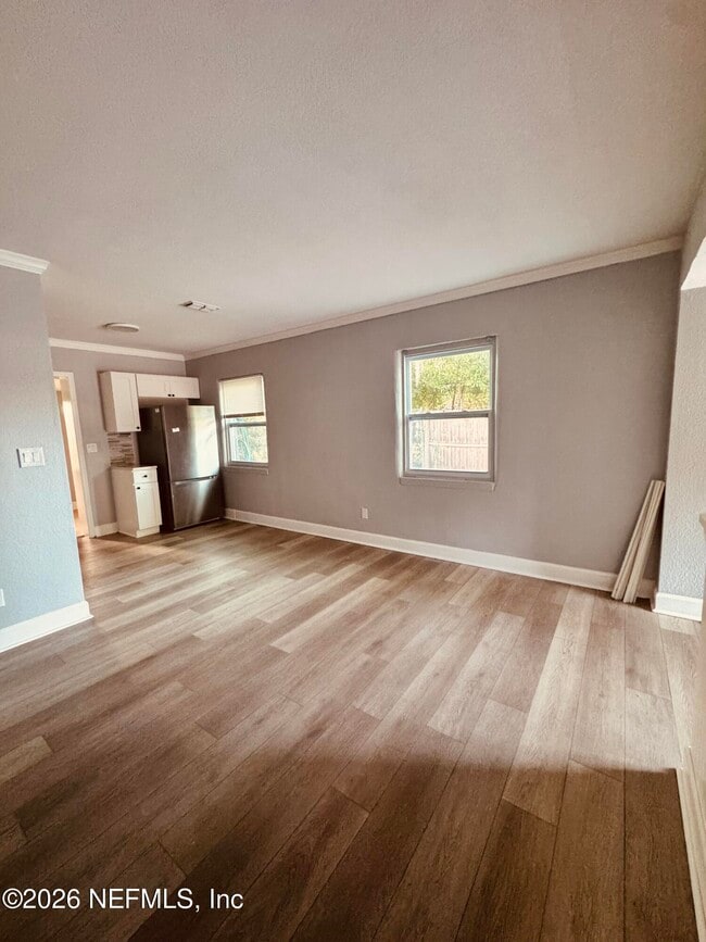 Building Photo - 3926 Ruby Dr W