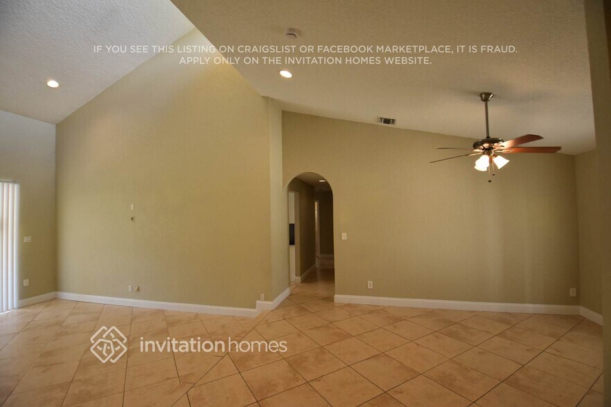 Building Photo - 3261 NW 108th Dr