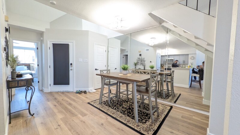 Building Photo - 3402 Country Club Dr W