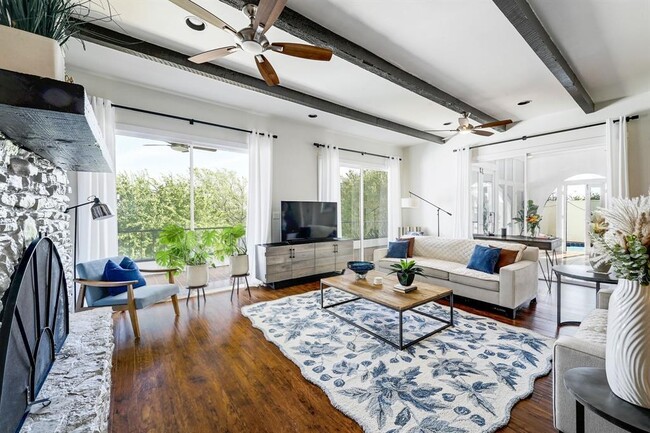 Building Photo - 409 Seawind St
