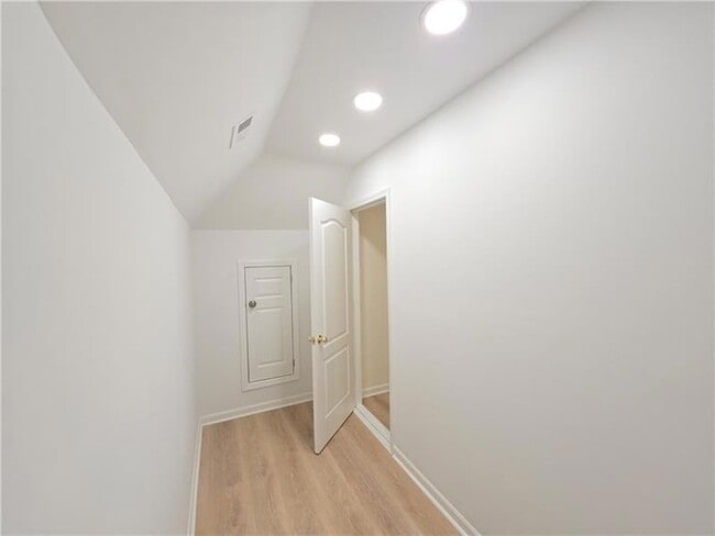 Building Photo - 12592 Waterside Dr