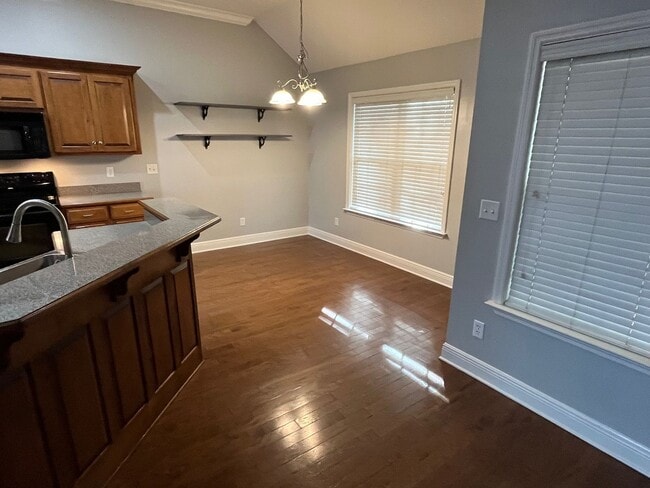 Building Photo - Spacious 4-Bedroom Home with Modern Comforts in Valdosta