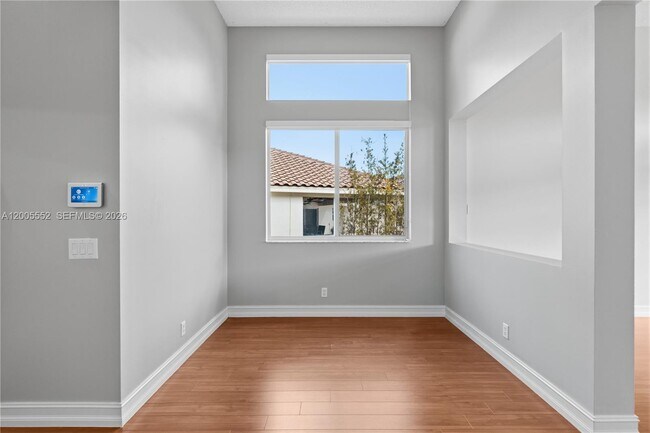 Building Photo - 849 Crestview Cir