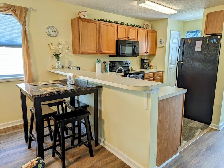 Building Photo - 1460 Blue Tree Ct