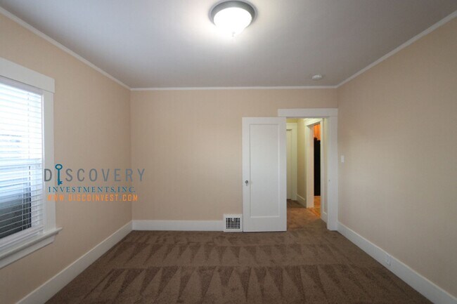 Building Photo - 4640 Park Blvd