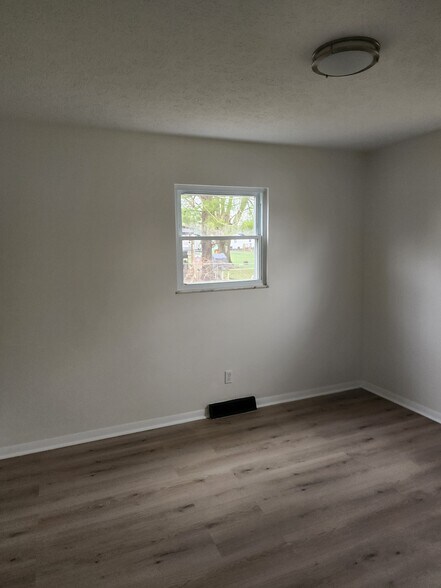 Building Photo - 1200 Hollar Ln