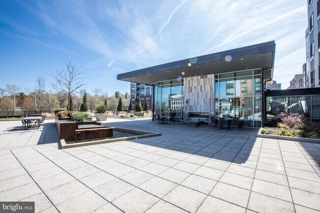 Building Photo - 145 Riverhaven Dr