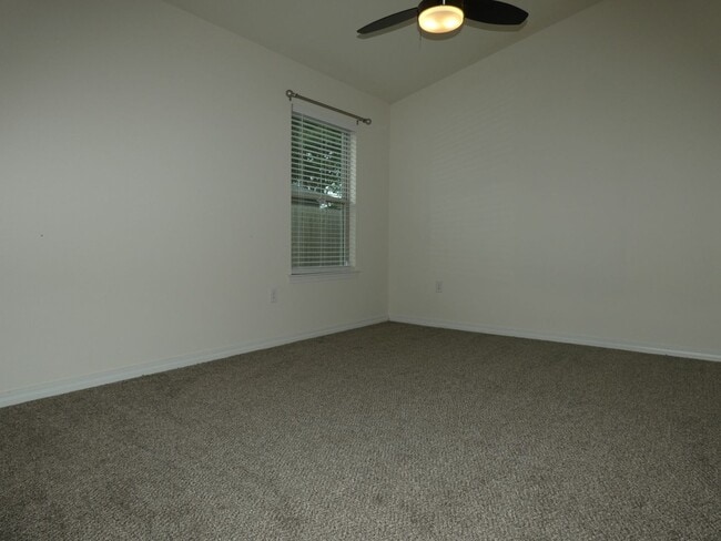 Building Photo - 5637 Peach Dr