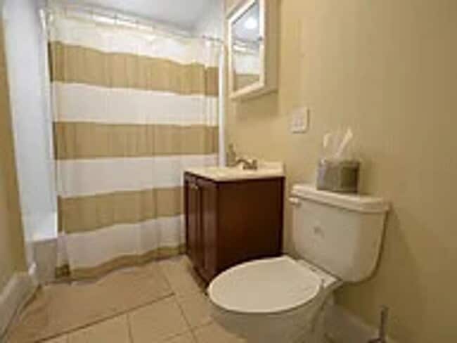 Building Photo - No Brokers Fee, In-Unit Washer and Dryer, Eat-in Kitchen, Stainless Steel Kitchen Appliances, Cen...