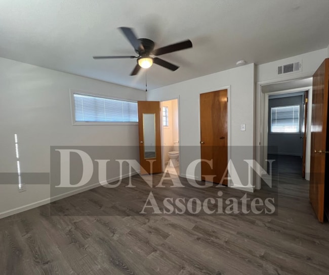 Building Photo - OPEN HOUSE ON 10/17 @ 2:25! Call us today ...