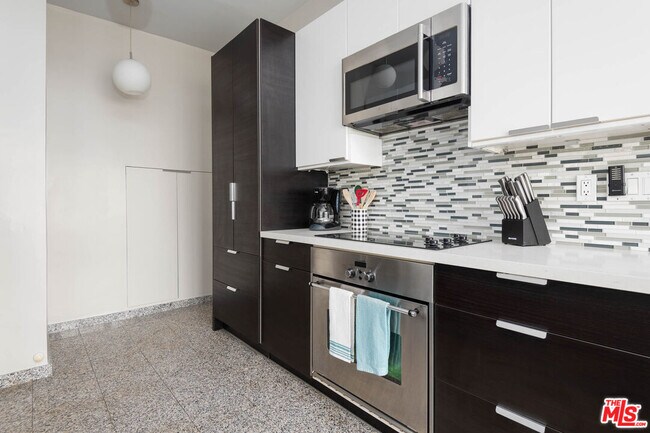 Building Photo - 18065 Coastline Dr