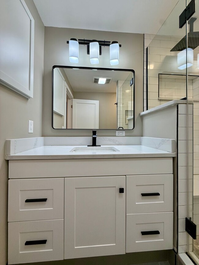 Building Photo - Two Bedroom Home in Muskegon