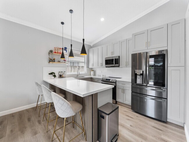 Building Photo - 14815 SW 28 Ln