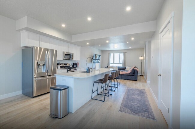 Building Photo - 1024 W 400 S