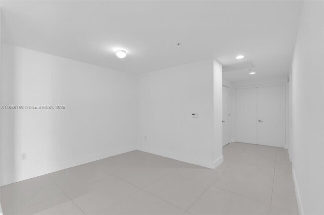 Building Photo - 17111 Biscayne Blvd