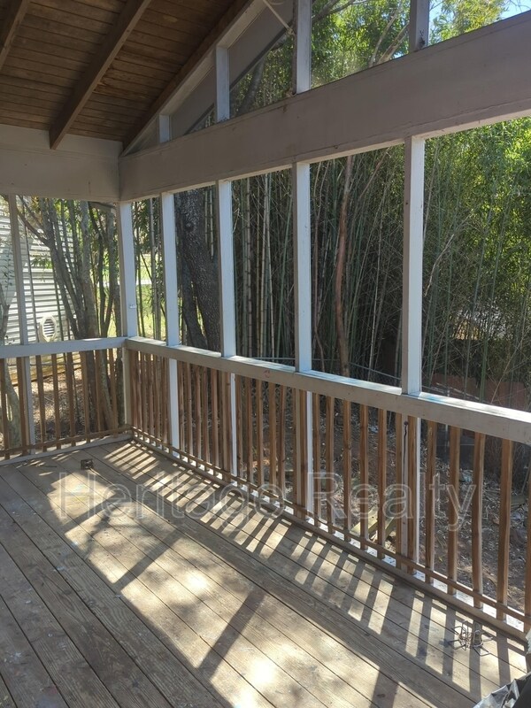 Building Photo - 1304 E Woodshire Dr