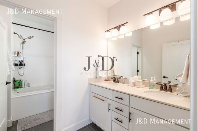 Building Photo - 10566 S Oquirrh Lk Rd