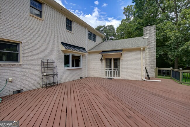 Building Photo - 217 S Sandy Creek Rd