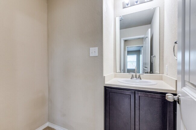 Building Photo - 15114 Cinnamon Teal