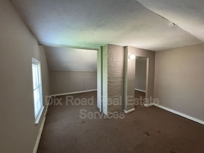 Building Photo - 545 Rockdale Ave