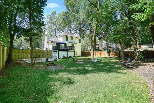 Building Photo - 3003 Maple Ln