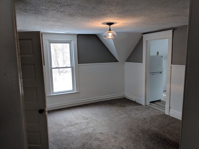 Building Photo - 662 Lamberton St NE