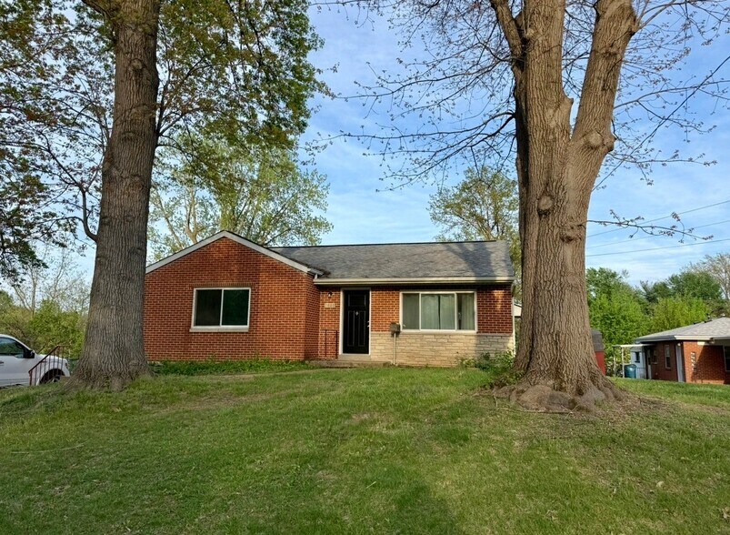 Building Photo - 7602 Elton St