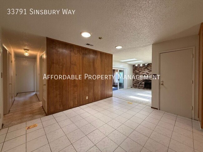 Building Photo - 33791 Sinsbury Way