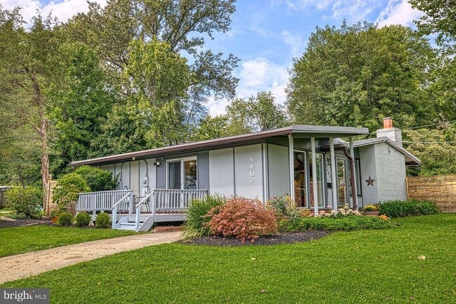 Building Photo - 3402 Hemlock Dr