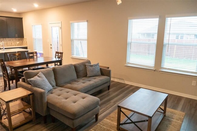 Building Photo - 14605 Allard Dr