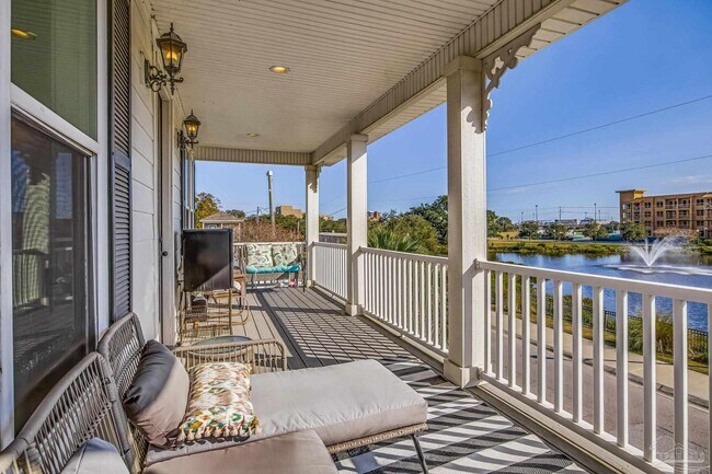 Building Photo - 606 W Intendencia St