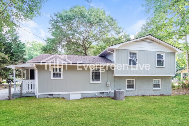 Building Photo - 127 Ashdown Dr