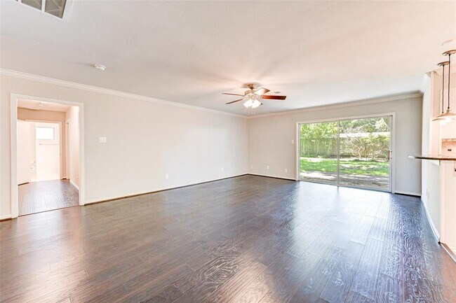 Building Photo - 5719 Willowbend Blvd