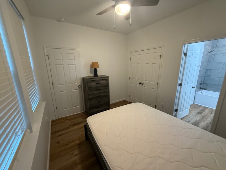 Building Photo - Room in Duplex on S Alston Ave