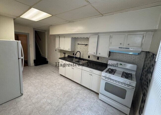 Building Photo - Duplex on Pennsylvania Ave