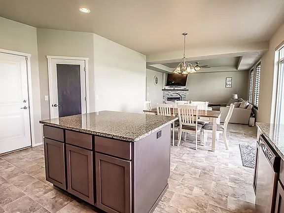 Building Photo - Beautiful 4BR, 2.5BTH, 3-Story Home in Post Falls