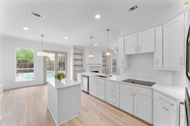 Building Photo - 3316 Westover Dr