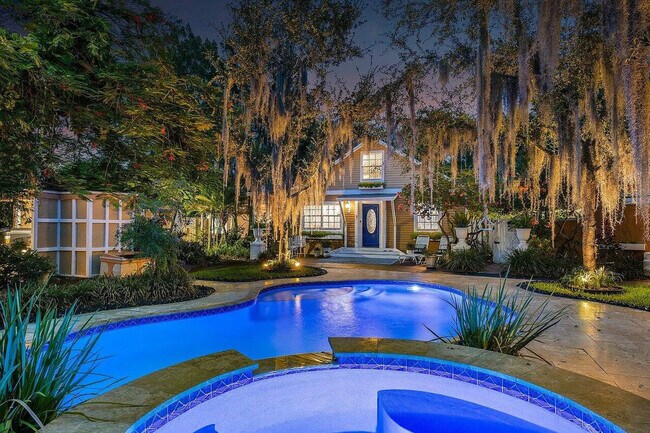 Building Photo - 303 Lang Rd