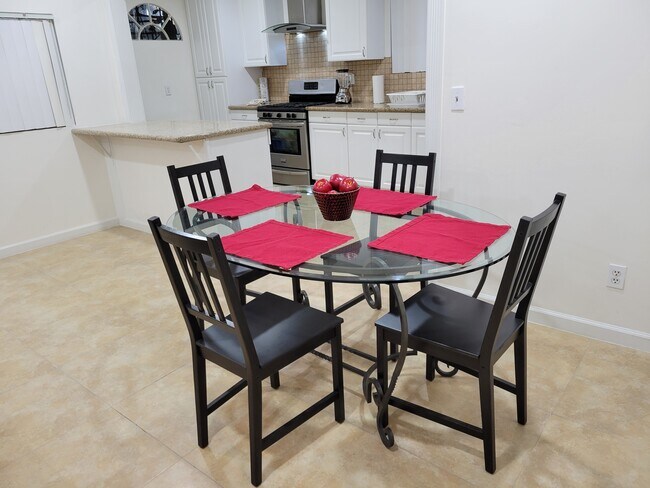 Building Photo - 7315 Wilcox Ave