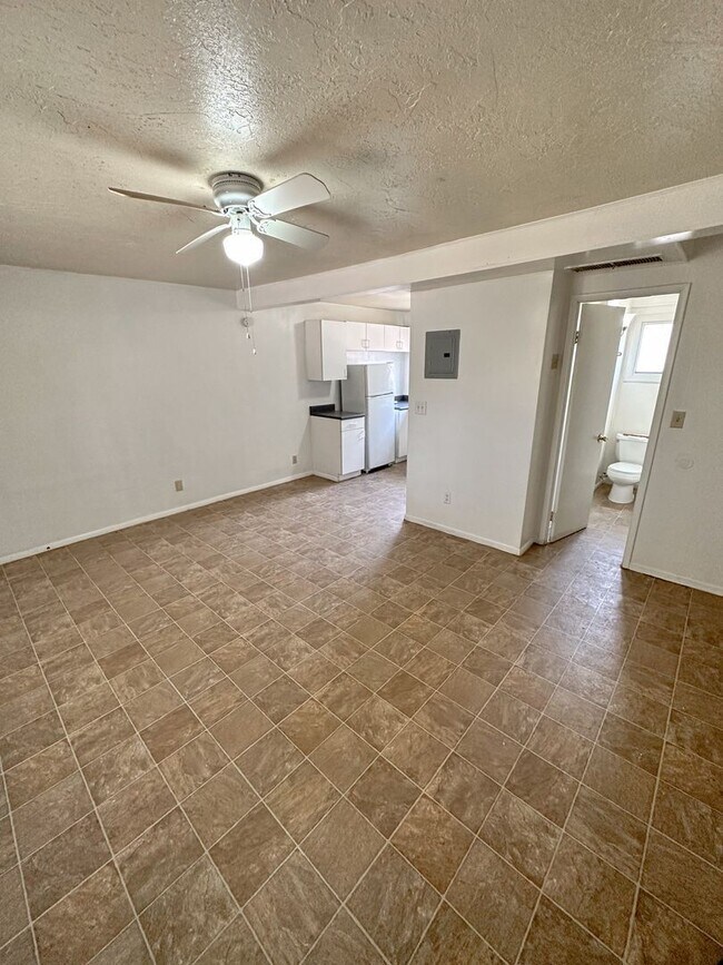 Building Photo - 3719 E Fairmount St