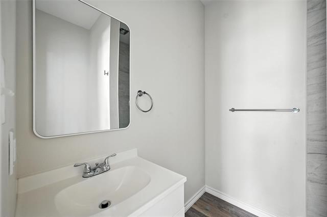 Building Photo - 412 3rd St