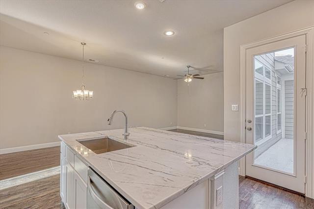 Building Photo - 4932 McKinney Hollow Dr