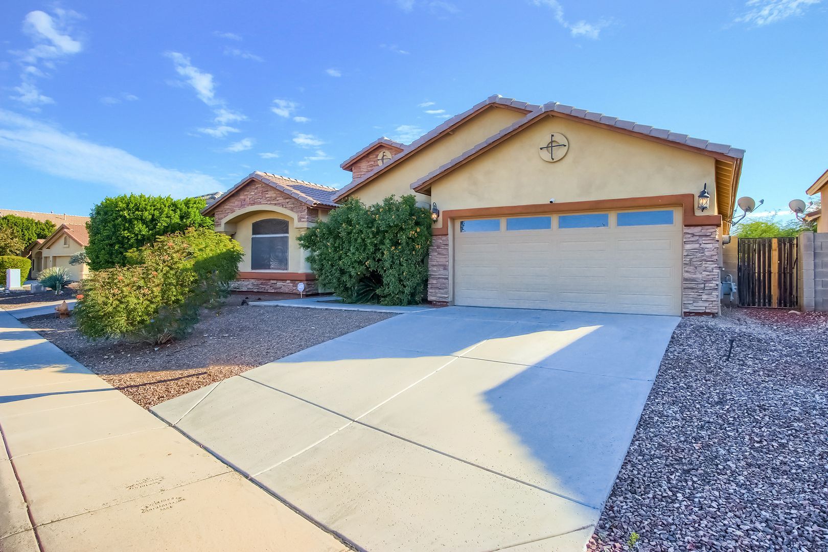Building Photo - 9007 S 10th Dr