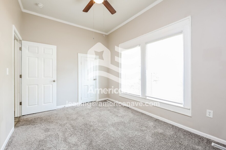 Building Photo - 203 Wellington St