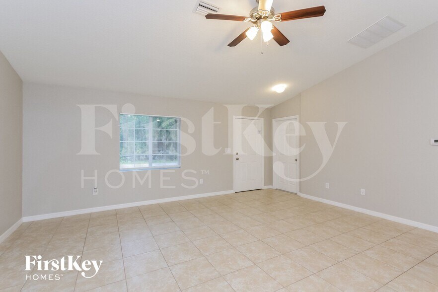 Building Photo - 5569 Landry Ave