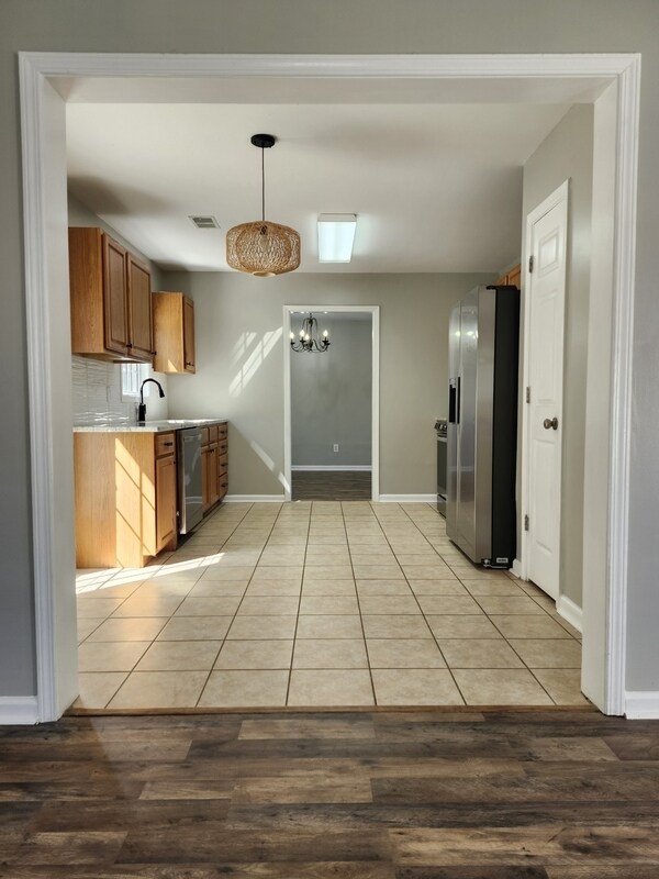 Building Photo - 43 Derby Ln