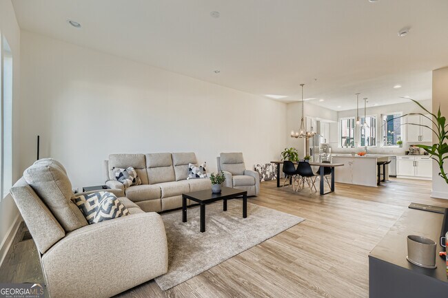 Building Photo - 1251 Chelsea Cir NW