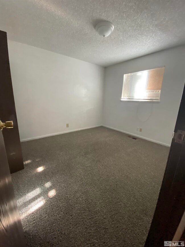 Building Photo - 373 Nader Way